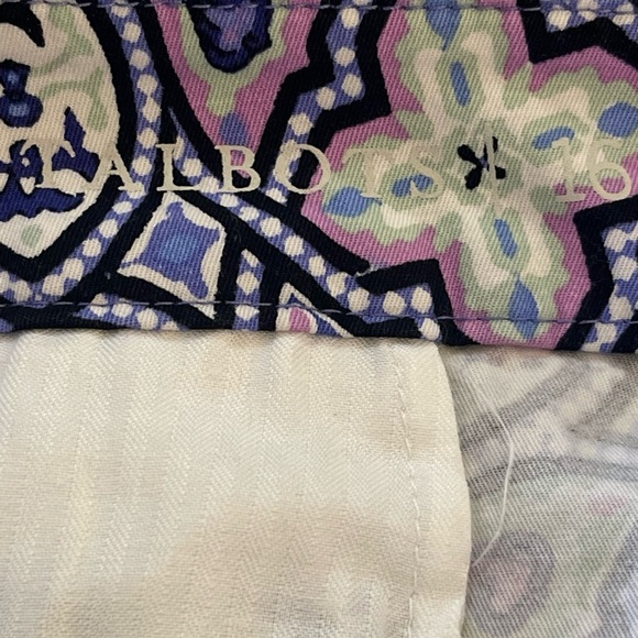 Talbots Geometric Floral Pattern Women’s Shorts Size 16 - Picture 2 of 11